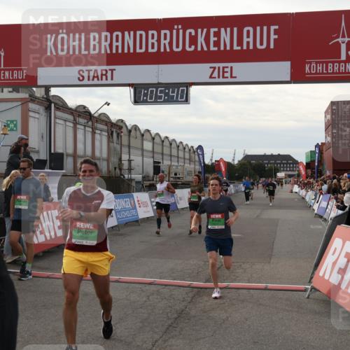 03.10.2025 - Köhlbrandbrückenlauf Julia Fischer http://msf.ph/oto/9028186 03.10.2025 16:05:40 Ziel 7031, 7151, 7213, 7241, 7394, 7546, 8199, 9127, 9299, 9317, 9499, 9669 meine-sportfotos.de