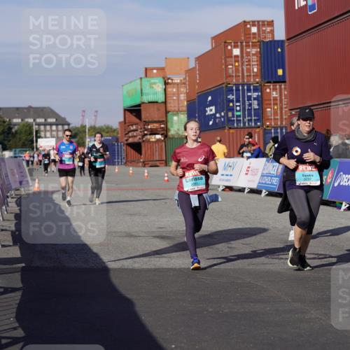 03.10.2025 - Köhlbrandbrückenlauf Michael Burmester http://msf.ph/oto/9028189 03.10.2025 10:32:24 Ziel 1749, 1908, 1923, 2041, 2085, 2316, 2338, 2568, 3045, 3076, 3077, 3737, 3780 meine-sportfotos.de