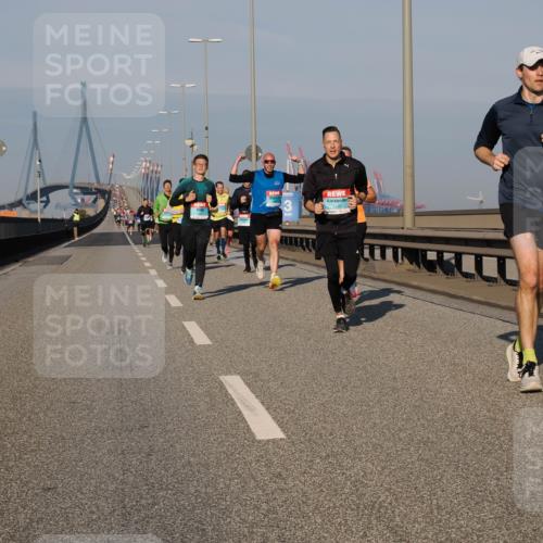03.10.2025 - Köhlbrandbrückenlauf Fabian Wolf http://msf.ph/oto/9028209 03.10.2025 09:43:39 Position 3 3, 1261 meine-sportfotos.de