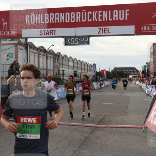 03.10.2025 - Köhlbrandbrückenlauf Julia Fischer http://msf.ph/oto/9028211 03.10.2025 16:05:42 Ziel 7031, 7151, 7213, 7241, 7394, 7546, 7547, 8199, 8966, 9299, 9317, 9669 meine-sportfotos.de