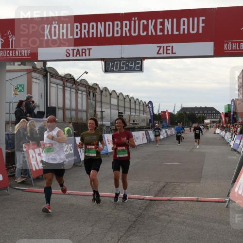 03.10.2025 - Köhlbrandbrückenlauf Julia Fischer http://msf.ph/oto/9028220 03.10.2025 16:05:42 Ziel 7031, 7151, 7213, 7241, 7394, 7546, 7547, 8199, 8966, 9299, 9317, 9669 meine-sportfotos.de