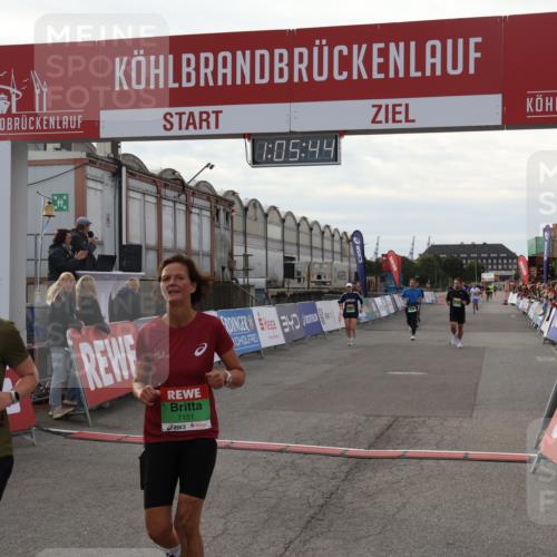 03.10.2025 - Köhlbrandbrückenlauf Julia Fischer http://msf.ph/oto/9028233 03.10.2025 16:05:44 Ziel 7031, 7151, 7213, 7394, 7546, 7547, 8199, 8966, 9299, 9317, 9489, 9566, 9669 meine-sportfotos.de