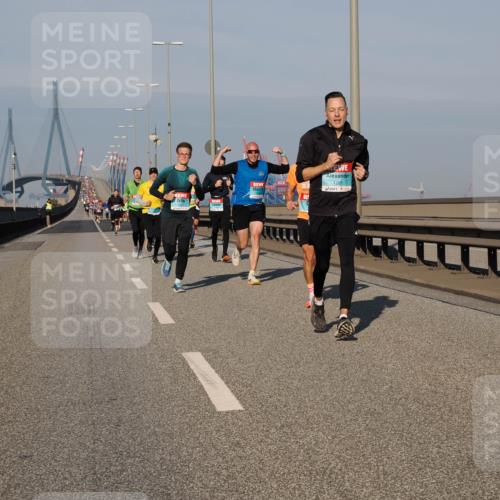 03.10.2025 - Köhlbrandbrückenlauf Fabian Wolf http://msf.ph/oto/9028236 03.10.2025 09:43:40 Position 3 1261 meine-sportfotos.de