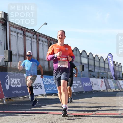03.10.2025 - Köhlbrandbrückenlauf Luisa Fischer http://msf.ph/oto/9028275 03.10.2025 12:58:56 Ziel 4126, 4368, 5955, 6611, 6674 meine-sportfotos.de
