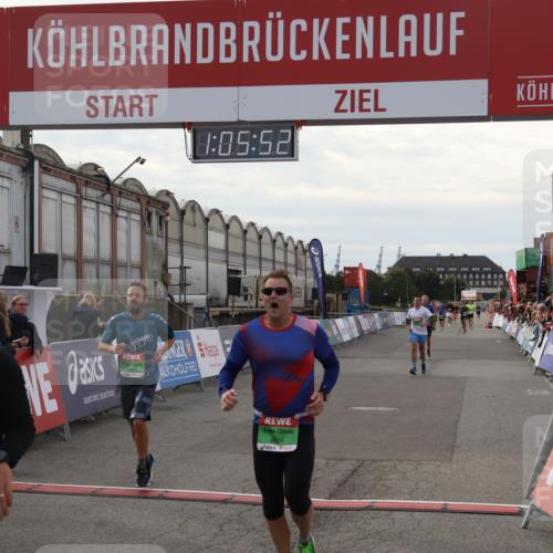 03.10.2025 - Köhlbrandbrückenlauf Julia Fischer http://msf.ph/oto/9028278 03.10.2025 16:05:52 Ziel 7151, 7213, 7547, 7646, 8616, 8924, 8966, 9102, 9489, 9566 meine-sportfotos.de