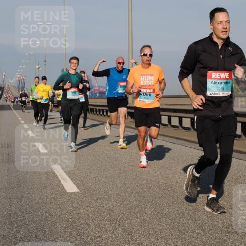 03.10.2025 - Köhlbrandbrückenlauf Fabian Wolf http://msf.ph/oto/9028283 03.10.2025 09:43:41 Position 3 1027, 3043, 1261 meine-sportfotos.de