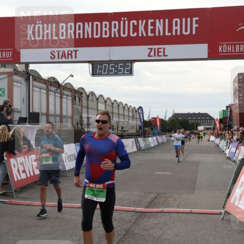 03.10.2025 - Köhlbrandbrückenlauf Julia Fischer http://msf.ph/oto/9028284 03.10.2025 16:05:52 Ziel 7151, 7213, 7547, 7646, 8616, 8924, 8966, 9102, 9489, 9566 meine-sportfotos.de
