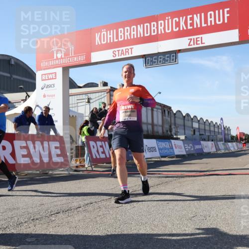 03.10.2025 - Köhlbrandbrückenlauf Luisa Fischer http://msf.ph/oto/9028293 03.10.2025 12:58:57 Ziel 4126, 4368, 5955, 6611, 6674 meine-sportfotos.de