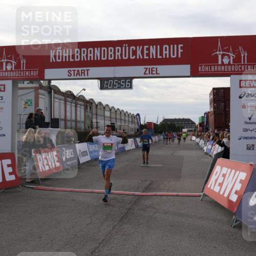03.10.2025 - Köhlbrandbrückenlauf Julia Fischer http://msf.ph/oto/9028298 03.10.2025 16:05:56 Ziel 7547, 7646, 8616, 8924, 8966, 9102, 9489, 9566 meine-sportfotos.de