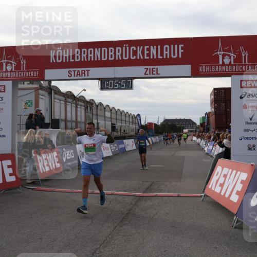 03.10.2025 - Köhlbrandbrückenlauf Julia Fischer http://msf.ph/oto/9028302 03.10.2025 16:05:57 Ziel 7547, 7646, 8616, 8924, 8966, 9102, 9489, 9566 meine-sportfotos.de