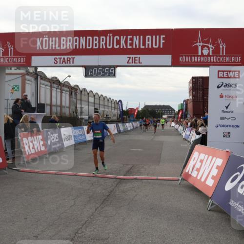 03.10.2025 - Köhlbrandbrückenlauf Julia Fischer http://msf.ph/oto/9028313 03.10.2025 16:05:59 Ziel 7646, 8616, 8924, 9102, 9468, 9489, 9566 meine-sportfotos.de