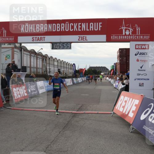03.10.2025 - Köhlbrandbrückenlauf Julia Fischer http://msf.ph/oto/9028316 03.10.2025 16:05:59 Ziel 7646, 8616, 8924, 9102, 9468, 9489, 9566 meine-sportfotos.de