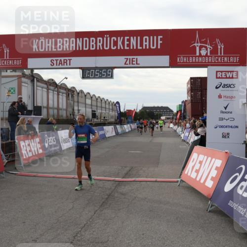 03.10.2025 - Köhlbrandbrückenlauf Julia Fischer http://msf.ph/oto/9028322 03.10.2025 16:05:59 Ziel 7646, 8616, 8924, 9102, 9468, 9489, 9566 meine-sportfotos.de