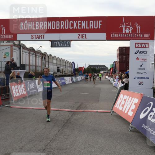 03.10.2025 - Köhlbrandbrückenlauf Julia Fischer http://msf.ph/oto/9028327 03.10.2025 16:06:00 Ziel 7610, 7646, 8616, 8924, 9102, 9468, 9489 meine-sportfotos.de