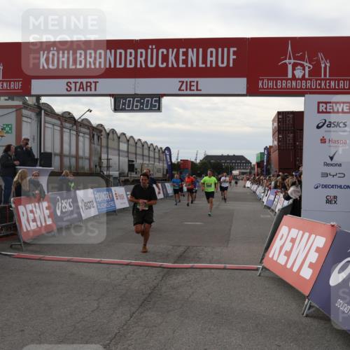 03.10.2025 - Köhlbrandbrückenlauf Julia Fischer http://msf.ph/oto/9028341 03.10.2025 16:06:05 Ziel 7610, 8539, 8616, 8813, 8886, 9102, 9378, 9468, 9596, 9626 meine-sportfotos.de