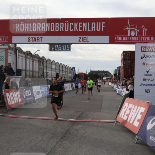 03.10.2025 - Köhlbrandbrückenlauf Julia Fischer http://msf.ph/oto/9028346 03.10.2025 16:06:05 Ziel 7610, 8539, 8616, 8813, 8886, 9102, 9378, 9468, 9596, 9626 meine-sportfotos.de