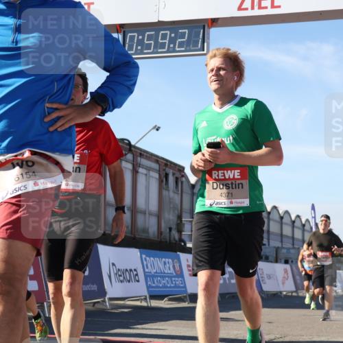 03.10.2025 - Köhlbrandbrückenlauf Luisa Fischer http://msf.ph/oto/9028359 03.10.2025 12:59:20 Ziel 4108, 4164, 4226, 4371, 4441, 4940, 5967, 6036, 6154, 6390, 6391, 6478, 6484, 6493, 6609 meine-sportfotos.de