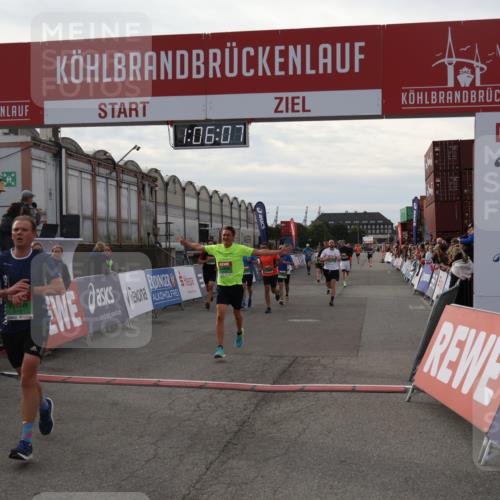 03.10.2025 - Köhlbrandbrückenlauf Julia Fischer http://msf.ph/oto/9028366 03.10.2025 16:06:07 Ziel 7296, 7610, 8539, 8616, 8813, 8886, 9100, 9378, 9468, 9596, 9626 meine-sportfotos.de