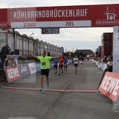 03.10.2025 - Köhlbrandbrückenlauf Julia Fischer http://msf.ph/oto/9028375 03.10.2025 16:06:08 Ziel 7296, 7343, 7610, 8539, 8616, 8813, 8886, 9100, 9378, 9451, 9468, 9596, 9626, 9633 meine-sportfotos.de
