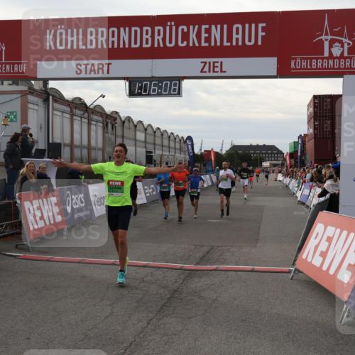 03.10.2025 - Köhlbrandbrückenlauf Julia Fischer http://msf.ph/oto/9028378 03.10.2025 16:06:08 Ziel 7296, 7343, 7610, 8539, 8616, 8813, 8886, 9100, 9378, 9451, 9468, 9596, 9626, 9633 meine-sportfotos.de