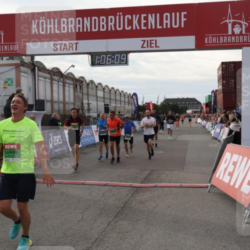 03.10.2025 - Köhlbrandbrückenlauf Julia Fischer http://msf.ph/oto/9028389 03.10.2025 16:06:09 Ziel 7296, 7343, 7610, 8539, 8813, 8886, 9100, 9378, 9451, 9468, 9596, 9626, 9633 meine-sportfotos.de