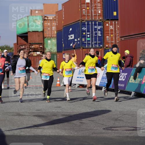 03.10.2025 - Köhlbrandbrückenlauf Michael Burmester http://msf.ph/oto/9028412 03.10.2025 10:32:47 Ziel 1625, 2149, 2297, 2299, 2550, 2553, 2619, 2646, 2871, 2872, 2874, 2875, 2894, 2895 meine-sportfotos.de