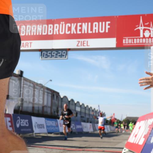 03.10.2025 - Köhlbrandbrückenlauf Luisa Fischer http://msf.ph/oto/9028436 03.10.2025 12:59:28 Ziel 4108, 4119, 4371, 4940, 6060, 6154, 6325, 6484, 6609 meine-sportfotos.de