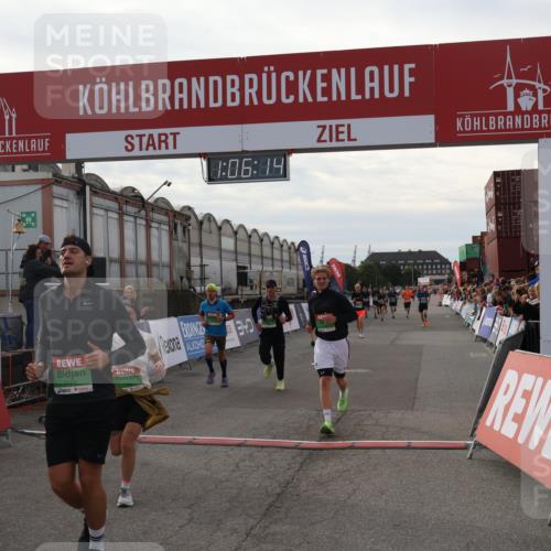 03.10.2025 - Köhlbrandbrückenlauf Julia Fischer http://msf.ph/oto/9028452 03.10.2025 16:06:14 Ziel 7296, 7343, 7610, 8064, 8539, 8813, 8886, 9100, 9378, 9451, 9468, 9483, 9596, 9626, 9633 meine-sportfotos.de
