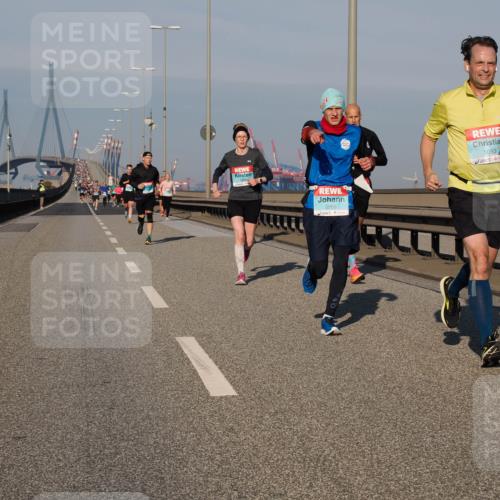 03.10.2025 - Köhlbrandbrückenlauf Fabian Wolf http://msf.ph/oto/9028454 03.10.2025 09:43:47 Position 3 2955, 1083 meine-sportfotos.de
