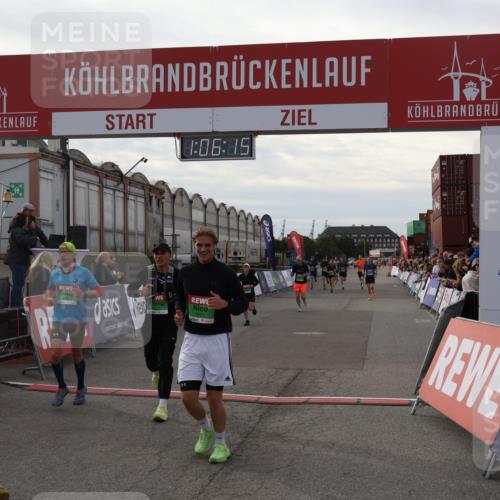 03.10.2025 - Köhlbrandbrückenlauf Julia Fischer http://msf.ph/oto/9028470 03.10.2025 16:06:15 Ziel 7296, 7343, 7601, 7610, 8064, 8539, 8813, 8886, 9100, 9378, 9451, 9468, 9483, 9596, 9626, 9633 meine-sportfotos.de