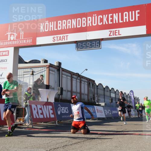 03.10.2025 - Köhlbrandbrückenlauf Luisa Fischer http://msf.ph/oto/9028498 03.10.2025 12:59:35 Ziel 4111, 4119, 4215, 4270, 4475, 6060, 6325, 6364, 6616, 6666, 6754 meine-sportfotos.de