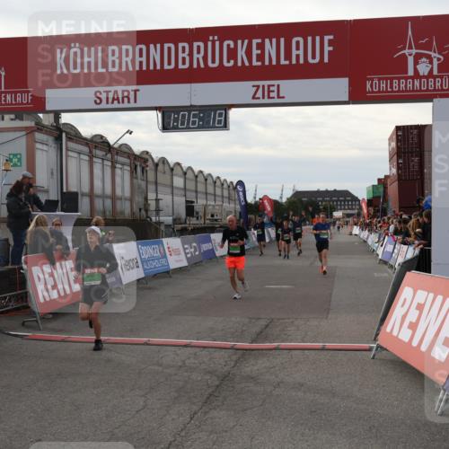 03.10.2025 - Köhlbrandbrückenlauf Julia Fischer http://msf.ph/oto/9028503 03.10.2025 16:06:18 Ziel 7296, 7343, 7601, 8064, 8539, 8802, 8803, 8804, 8805, 8813, 8886, 8991, 9100, 9451, 9483, 9596, 9626, 9633 meine-sportfotos.de
