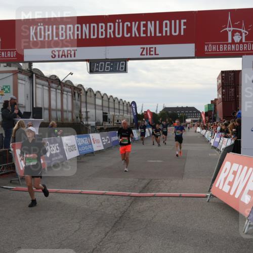 03.10.2025 - Köhlbrandbrückenlauf Julia Fischer http://msf.ph/oto/9028507 03.10.2025 16:06:18 Ziel 7296, 7343, 7601, 8064, 8539, 8802, 8803, 8804, 8805, 8813, 8886, 8991, 9100, 9451, 9483, 9596, 9626, 9633 meine-sportfotos.de