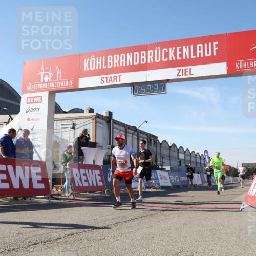 03.10.2025 - Köhlbrandbrückenlauf Luisa Fischer http://msf.ph/oto/9028512 03.10.2025 12:59:36 Ziel 4111, 4119, 4215, 4270, 4475, 6060, 6325, 6364, 6616, 6654, 6666, 6754 meine-sportfotos.de