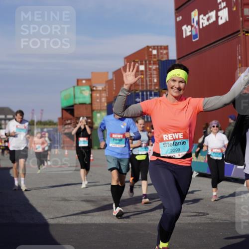 03.10.2025 - Köhlbrandbrückenlauf Michael Burmester http://msf.ph/oto/9028515 03.10.2025 10:32:52 Ziel 1851, 2297, 2299, 2359, 2550, 2553, 2619, 2646, 2871, 2872, 2874, 2875, 2894, 2895 meine-sportfotos.de