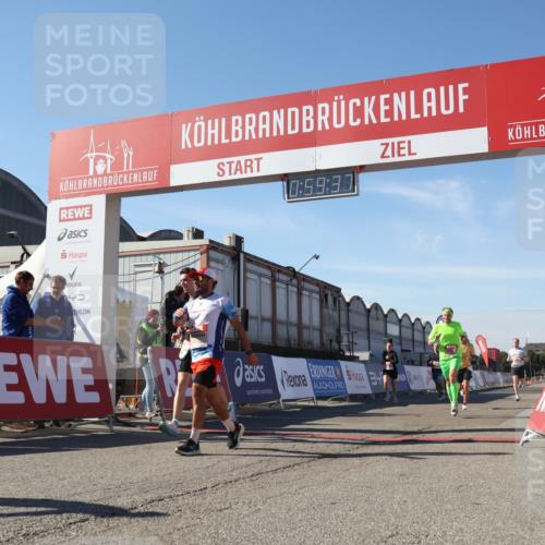 03.10.2025 - Köhlbrandbrückenlauf Luisa Fischer http://msf.ph/oto/9028522 03.10.2025 12:59:36 Ziel 4111, 4119, 4215, 4270, 4475, 6060, 6325, 6364, 6616, 6654, 6666, 6754 meine-sportfotos.de