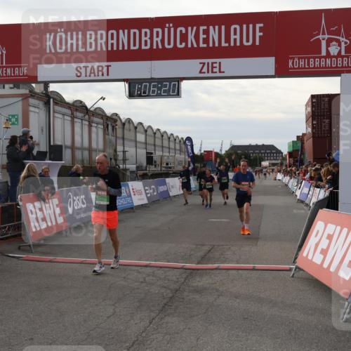 03.10.2025 - Köhlbrandbrückenlauf Julia Fischer http://msf.ph/oto/9028529 03.10.2025 16:06:20 Ziel 7296, 7343, 7601, 8064, 8539, 8802, 8803, 8804, 8805, 8813, 8886, 8991, 9100, 9451, 9483, 9596, 9633 meine-sportfotos.de