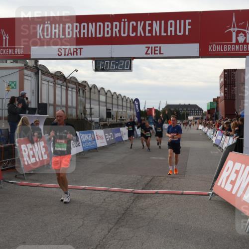 03.10.2025 - Köhlbrandbrückenlauf Julia Fischer http://msf.ph/oto/9028535 03.10.2025 16:06:20 Ziel 7296, 7343, 7601, 8064, 8539, 8802, 8803, 8804, 8805, 8813, 8886, 8991, 9100, 9451, 9483, 9596, 9633 meine-sportfotos.de