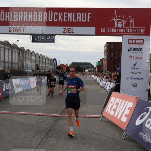 03.10.2025 - Köhlbrandbrückenlauf Julia Fischer http://msf.ph/oto/9028540 03.10.2025 16:06:22 Ziel 7296, 7343, 7576, 7601, 8064, 8802, 8803, 8804, 8805, 8991, 9100, 9451, 9483, 9572, 9633 meine-sportfotos.de