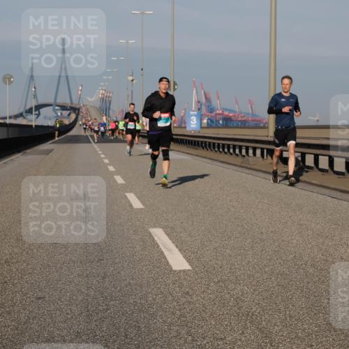 03.10.2025 - Köhlbrandbrückenlauf Fabian Wolf http://msf.ph/oto/9028554 03.10.2025 09:43:51 Position 3  meine-sportfotos.de