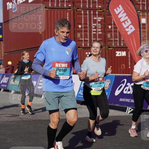 03.10.2025 - Köhlbrandbrückenlauf Michael Burmester http://msf.ph/oto/9028557 03.10.2025 10:32:54 Ziel 1851, 2297, 2299, 2359, 2550, 2553, 2619, 2631, 2646, 2871, 2872, 2874, 2875, 2894, 2895 meine-sportfotos.de