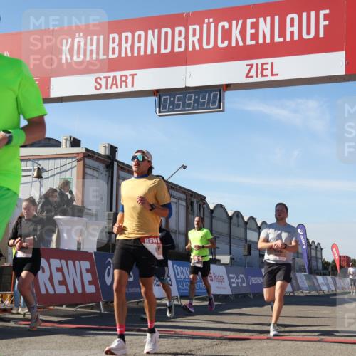 03.10.2025 - Köhlbrandbrückenlauf Luisa Fischer http://msf.ph/oto/9028559 03.10.2025 12:59:39 Ziel 4111, 4215, 4270, 4475, 6060, 6325, 6364, 6616, 6654, 6666, 6754 meine-sportfotos.de