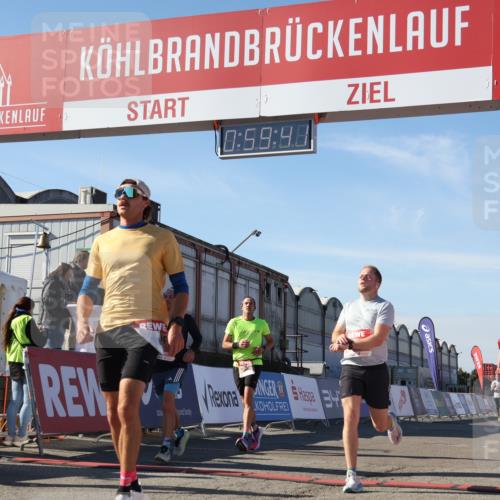 03.10.2025 - Köhlbrandbrückenlauf Luisa Fischer http://msf.ph/oto/9028563 03.10.2025 12:59:40 Ziel 4111, 4215, 4270, 4475, 6060, 6142, 6325, 6364, 6616, 6654, 6666, 6754 meine-sportfotos.de