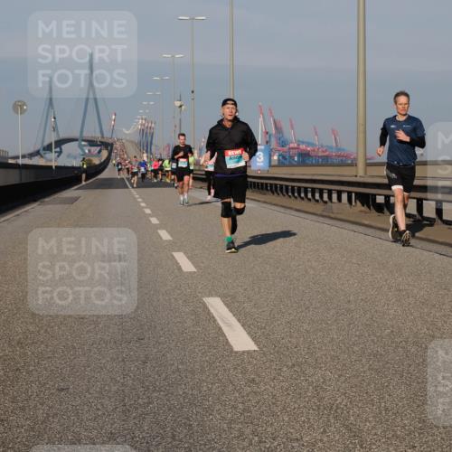 03.10.2025 - Köhlbrandbrückenlauf Fabian Wolf http://msf.ph/oto/9028568 03.10.2025 09:43:51 Position 3  meine-sportfotos.de