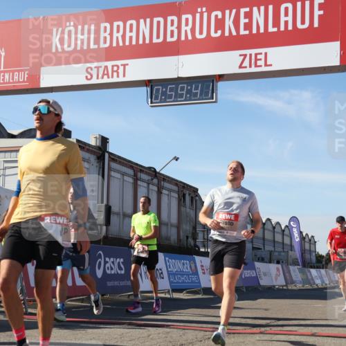 03.10.2025 - Köhlbrandbrückenlauf Luisa Fischer http://msf.ph/oto/9028569 03.10.2025 12:59:40 Ziel 4111, 4215, 4270, 4475, 6060, 6142, 6325, 6364, 6616, 6654, 6666, 6754 meine-sportfotos.de