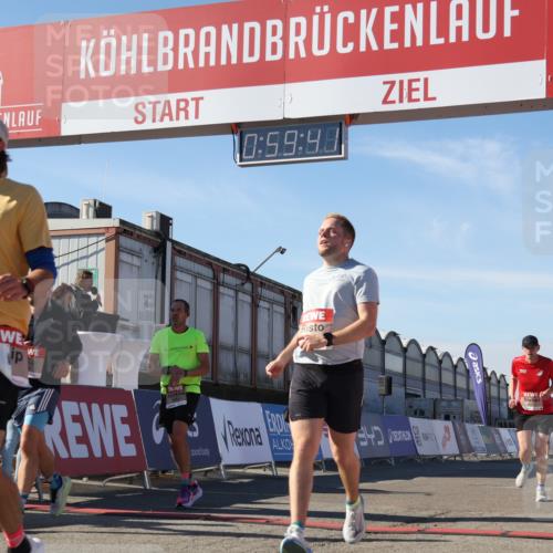03.10.2025 - Köhlbrandbrückenlauf Luisa Fischer http://msf.ph/oto/9028573 03.10.2025 12:59:40 Ziel 4111, 4215, 4270, 4475, 6060, 6142, 6325, 6364, 6616, 6654, 6666, 6754 meine-sportfotos.de