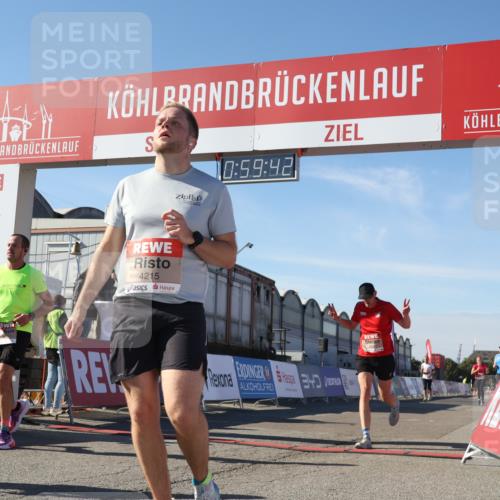 03.10.2025 - Köhlbrandbrückenlauf Luisa Fischer http://msf.ph/oto/9028586 03.10.2025 12:59:41 Ziel 4111, 4215, 4270, 4475, 6142, 6254, 6325, 6364, 6616, 6654, 6666, 6754 meine-sportfotos.de
