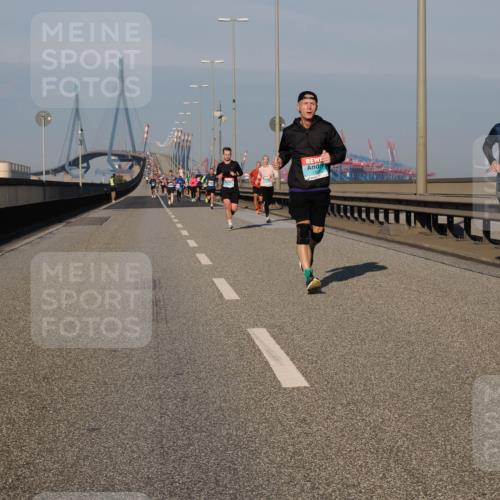 03.10.2025 - Köhlbrandbrückenlauf Fabian Wolf http://msf.ph/oto/9028591 03.10.2025 09:43:52 Position 3 1700 meine-sportfotos.de