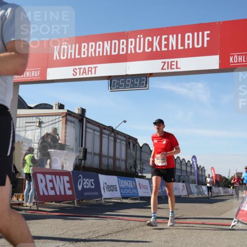 03.10.2025 - Köhlbrandbrückenlauf Luisa Fischer http://msf.ph/oto/9028595 03.10.2025 12:59:42 Ziel 4111, 4215, 4270, 4475, 6142, 6254, 6325, 6364, 6601, 6616, 6654, 6666, 6754 meine-sportfotos.de