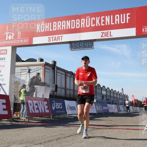 03.10.2025 - Köhlbrandbrückenlauf Luisa Fischer http://msf.ph/oto/9028604 03.10.2025 12:59:43 Ziel 4074, 4111, 4215, 4270, 4475, 6142, 6254, 6325, 6364, 6601, 6616, 6654, 6666, 6754 meine-sportfotos.de